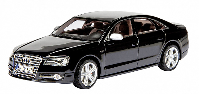 Audi S8. brillantschwarz
