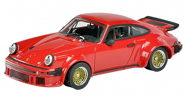 Porsche 934 RSR. rot