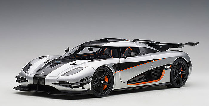 Koenigsegg One, grey/black/orange accents