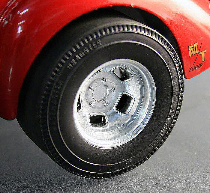 Gasser wheel and tire set