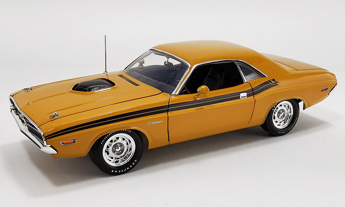 1971 Dodge Challenger R/T Hemi, butterscotch