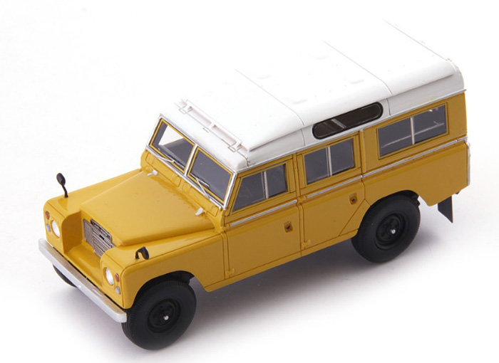 1973 Land Rover 109 Series III, yellow / white