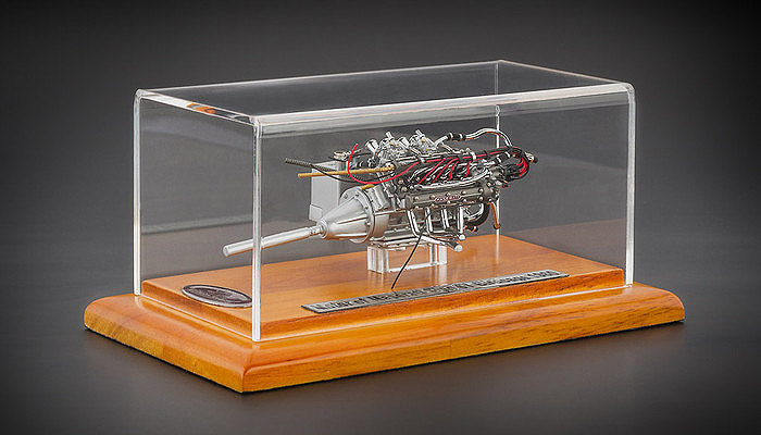 1960 Maserati Tipo 61 Birdcage engine w/ showcase