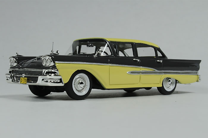 1958 Ford Custom 300, gunmetal grey / sun gold yellow