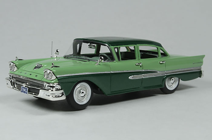 1958 Ford Custom 300 four door, sea spray green / silverstone green