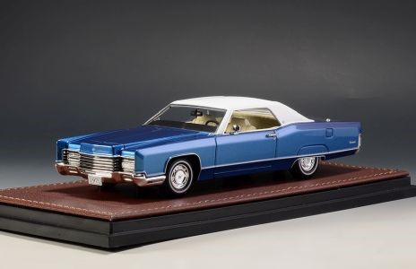 1970 Lincoln Continental Coupe, medium blue irid