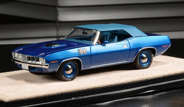 1971 Plymouth Hemi Cuda Convertible Closed, metallic blue