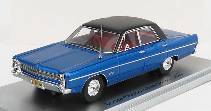 1968 Dodge Phoenix Sedan, light blue / metallic black