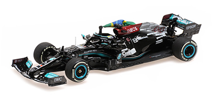 2021 Mercedes AMG, Brazil GP, Lewis Hamilton w/ flag