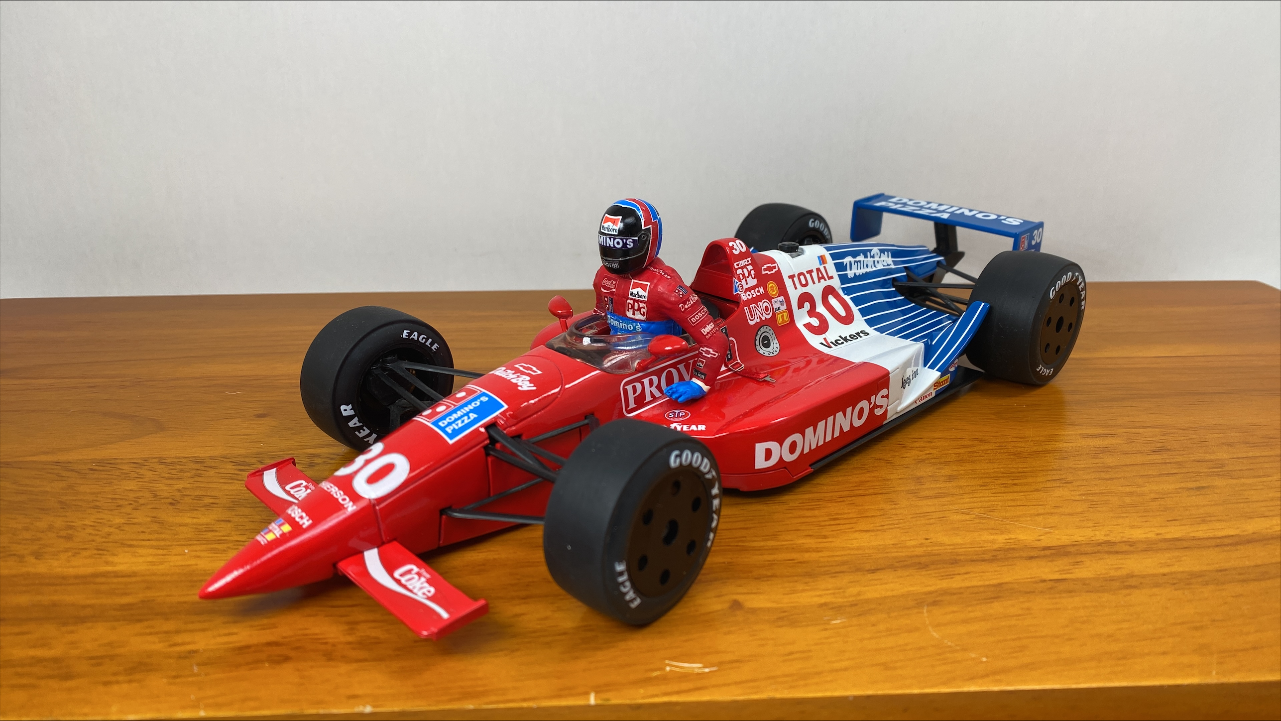 1990 Lola, Winner Indianapolis 500, Arie Luyendyk with driver figure