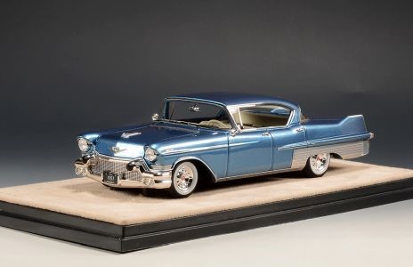 1957 Cadillac Fleetwood Sixty Special, blue metallic