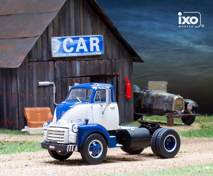 1954 GMC 950 COE Truck, blue / white