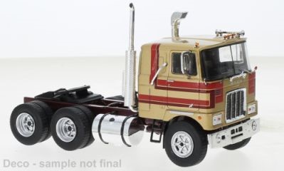 1977 Mack Series, beige / red