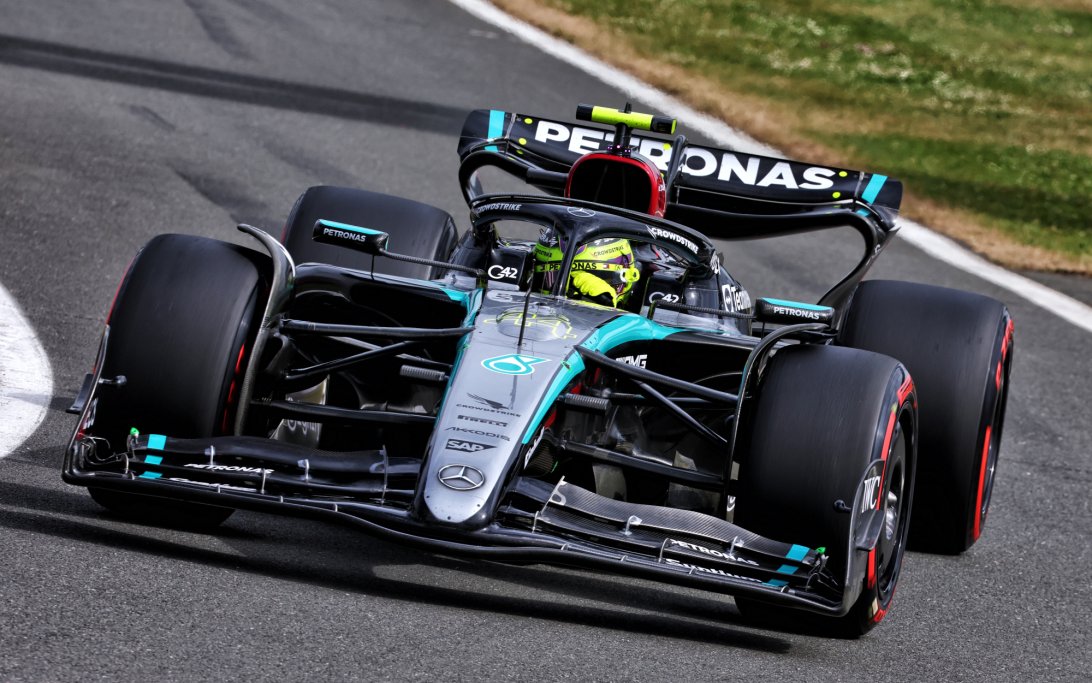 2024 Mercedes AMG Petronas F1 Winner British GP, Lewis Hamilton, W/Flag