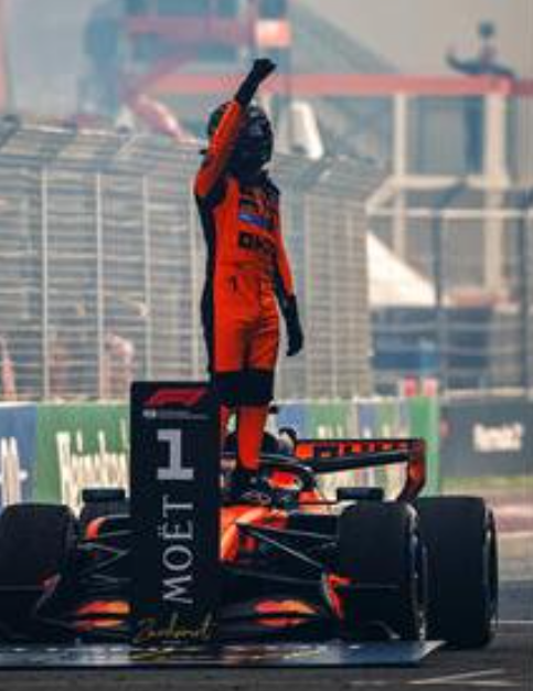 2026 McLaren F1 Winner Dutch GP Lando Norris w/figurine/pit boards