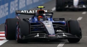 2025 Williams FW47 F1 3rd Azerbaijan GP Carlos Sainz w/pit board